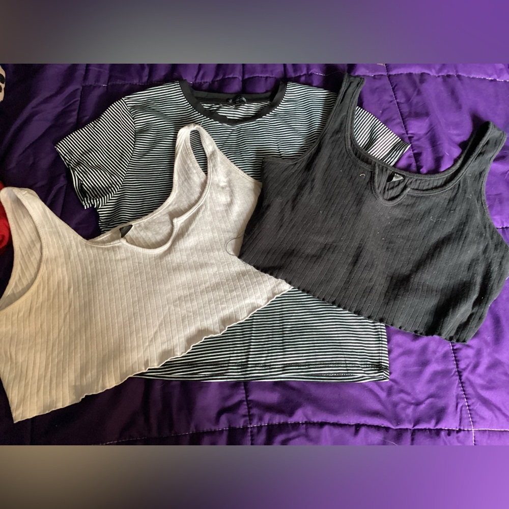 3 crop tops